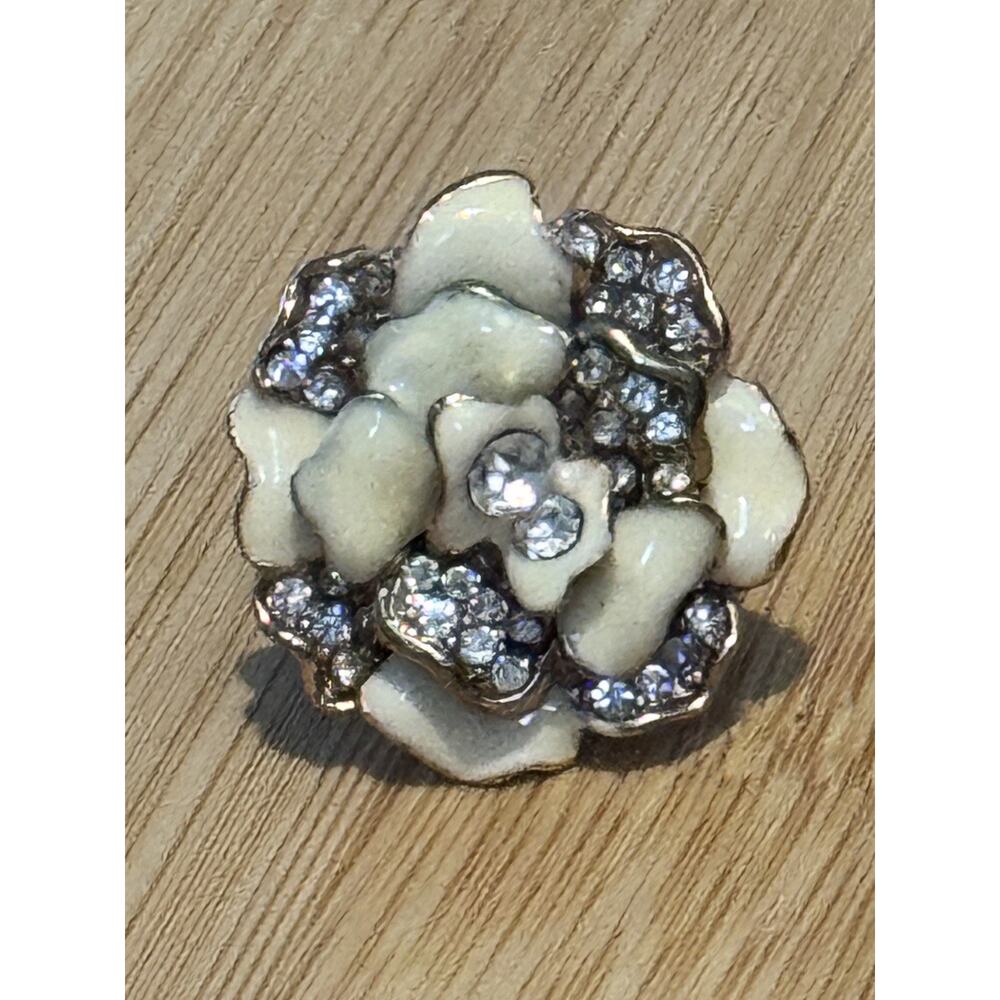 Vintage Gold Tone Ivory Enamel Rhinestone Mid Century Cocktail Ring Size 6